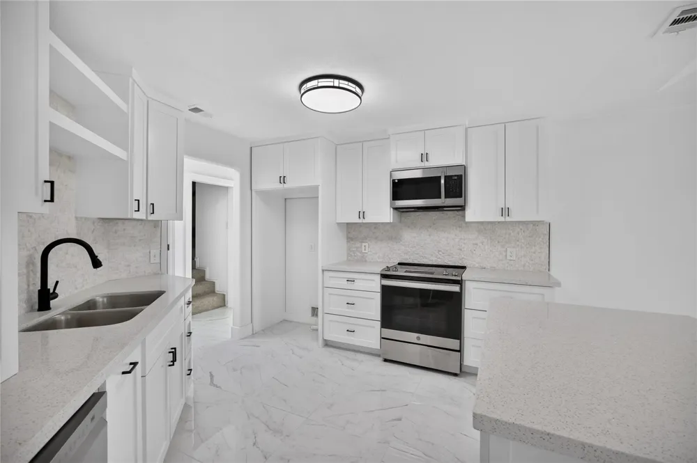 1213 11th Street Mercedes, TX 78570