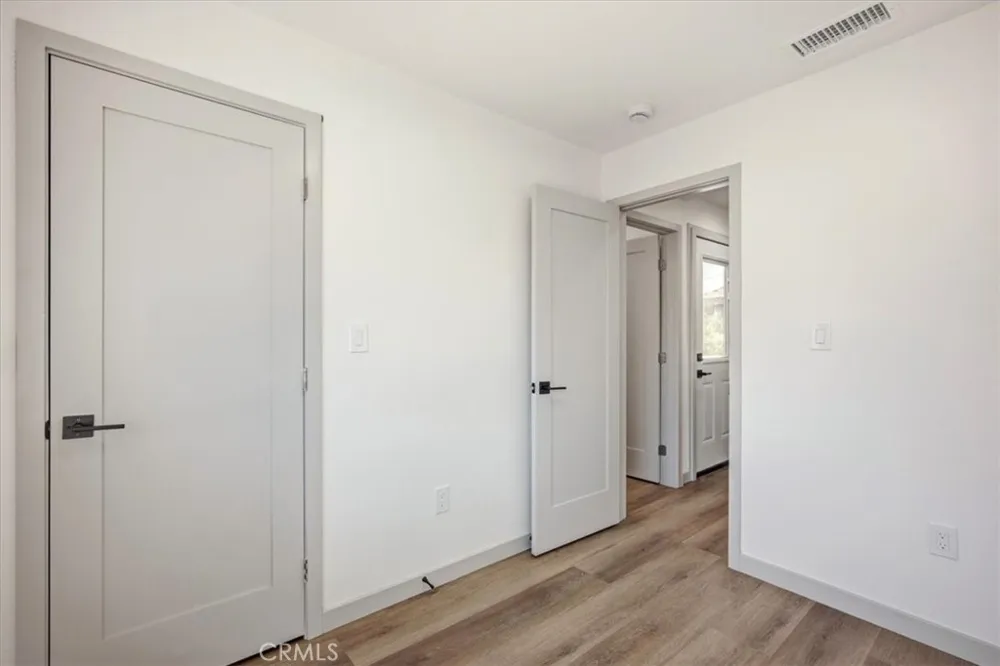 10237 Silverton Tujunga, CA 91042