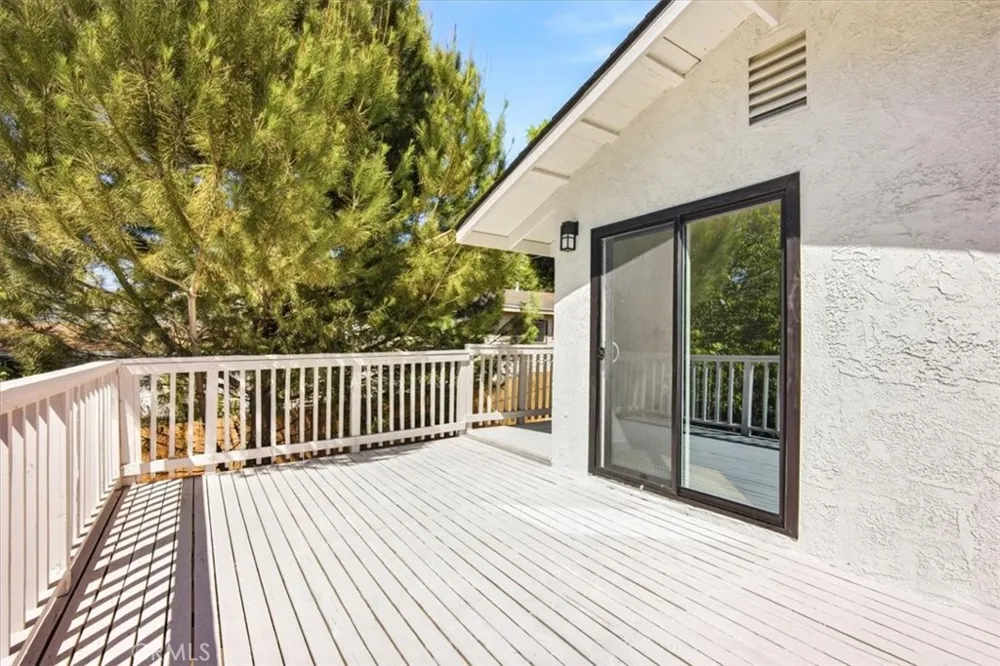 10237 Silverton Tujunga, CA 91042