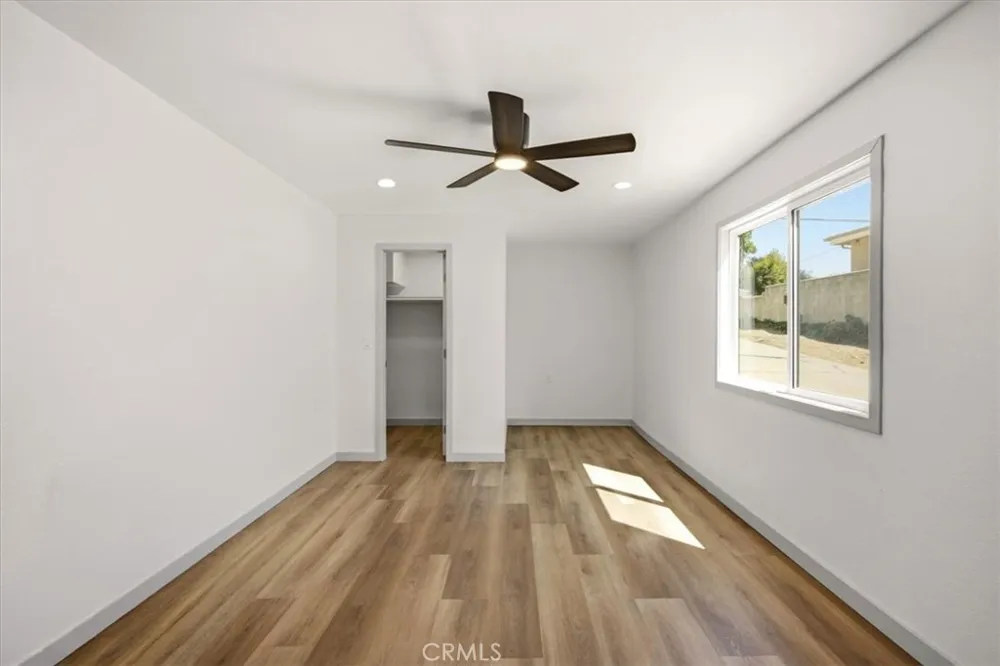 10237 Silverton Tujunga, CA 91042