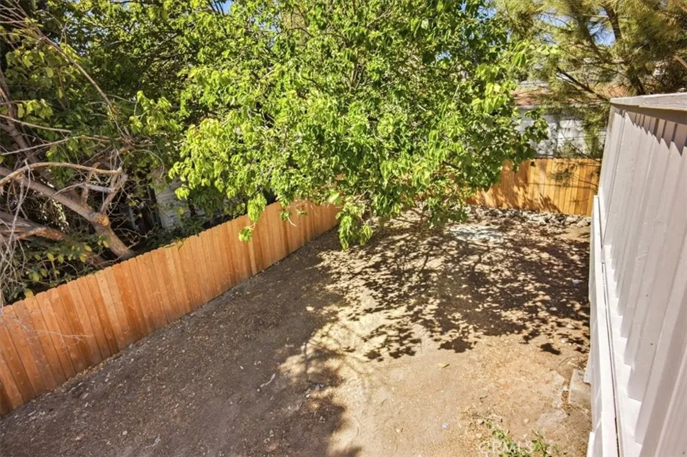 10237 Silverton Tujunga, CA 91042