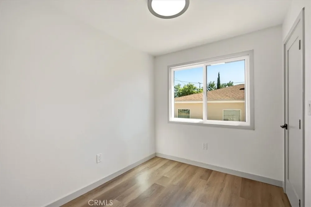 10237 Silverton Tujunga, CA 91042