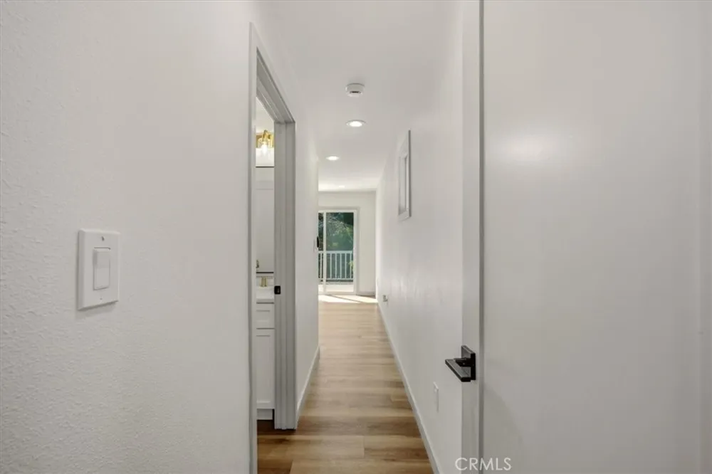 10237 Silverton Tujunga, CA 91042