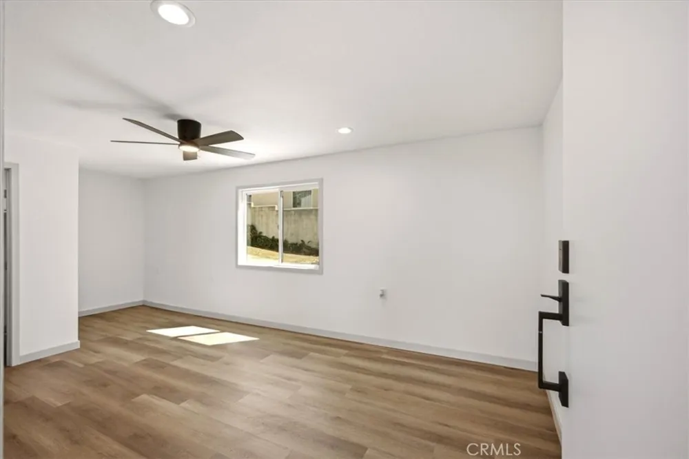 10237 Silverton Tujunga, CA 91042