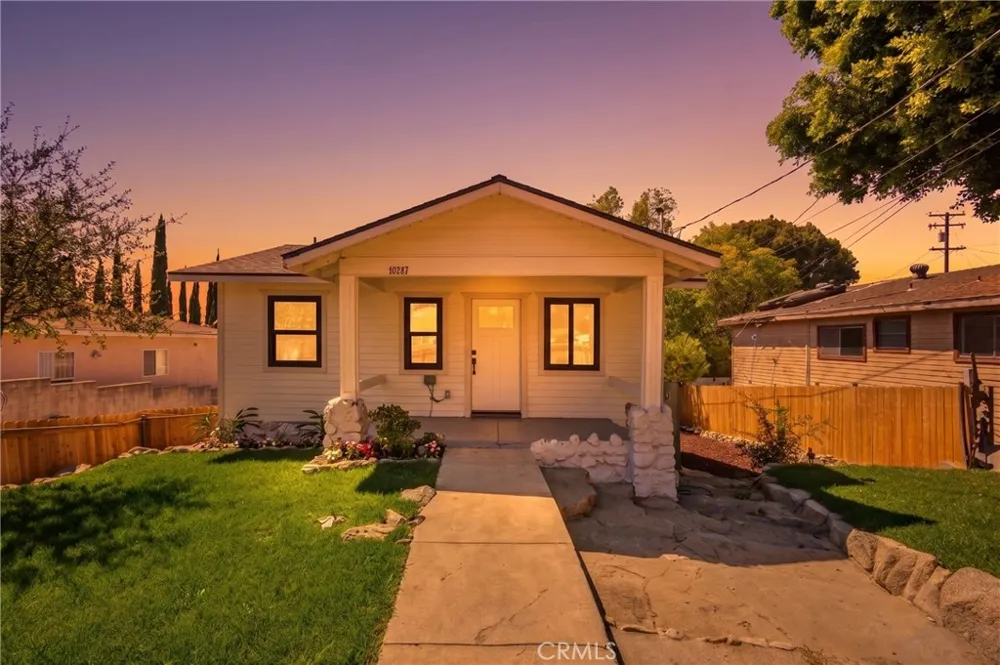 10237 Silverton Tujunga, CA 91042