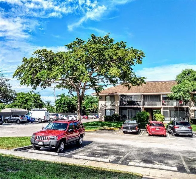 5825 WASHINGTON STREET #40 Hollywood, FL 33023