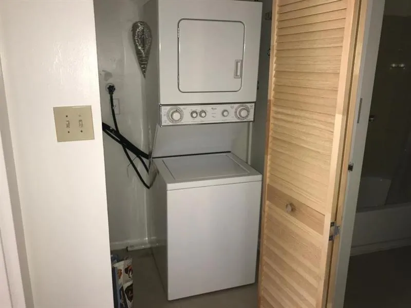 5825 WASHINGTON STREET #40 Hollywood, FL 33023