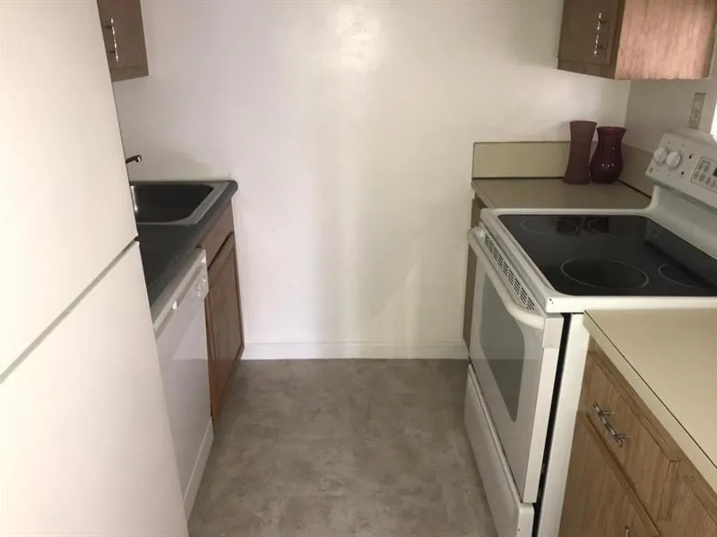 5825 WASHINGTON STREET #40 Hollywood, FL 33023