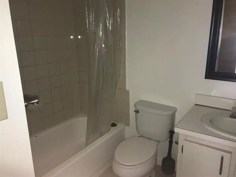 5825 WASHINGTON STREET #40 Hollywood, FL 33023