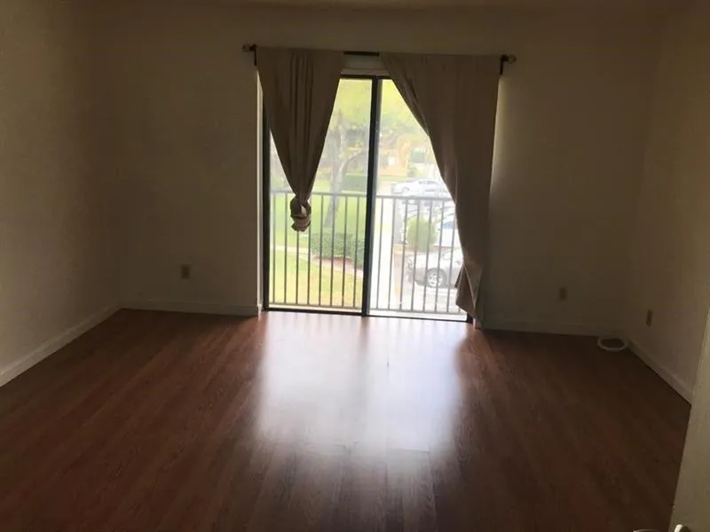 5825 WASHINGTON STREET #40 Hollywood, FL 33023