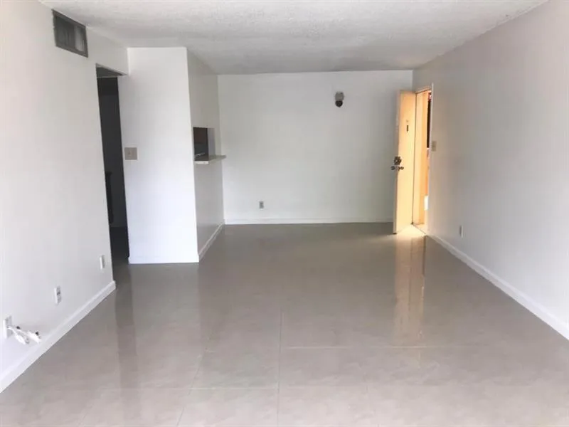 5825 WASHINGTON STREET #40 Hollywood, FL 33023