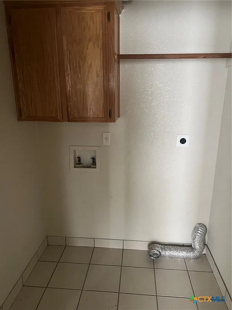 1809 W. S. Young #2A Killeen, TX 76543