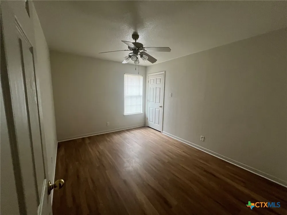 1809 W. S. Young #2A Killeen, TX 76543