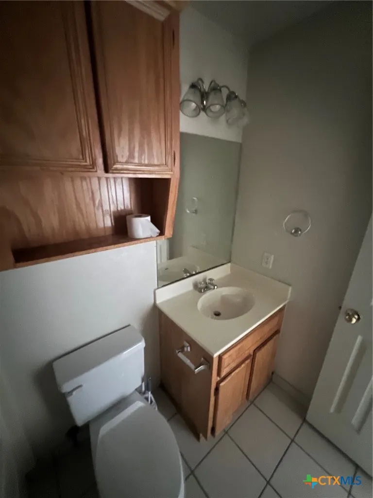 1809 W. S. Young #2A Killeen, TX 76543
