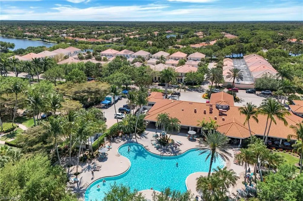 5808 Drummond Way Naples, FL 34119