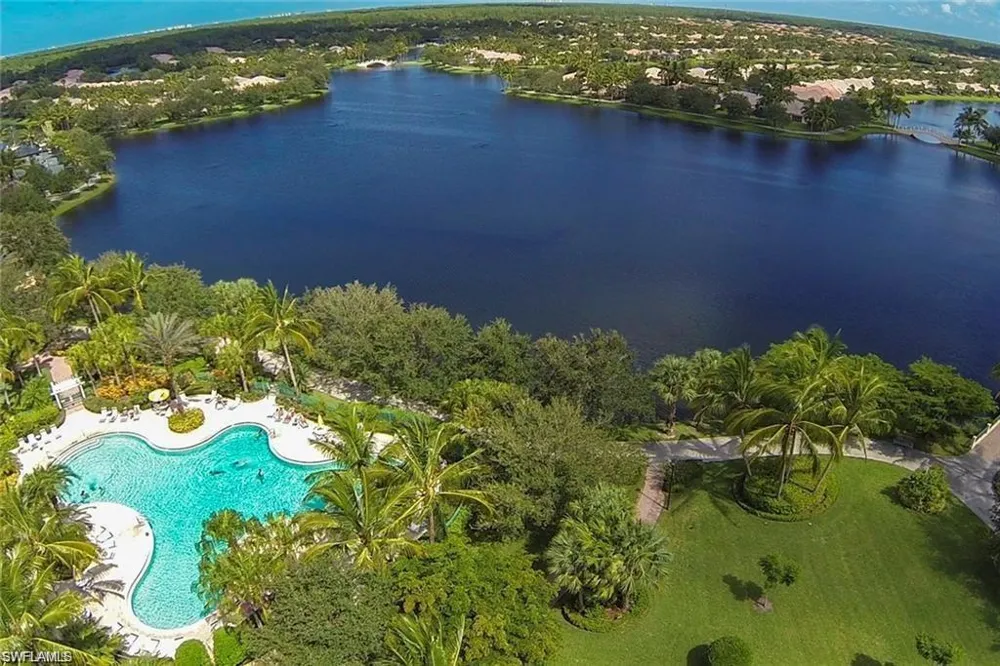 5808 Drummond Way Naples, FL 34119