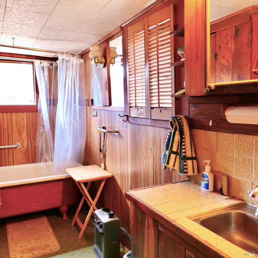 19231 Summers Lane Fort Bragg, CA 95437