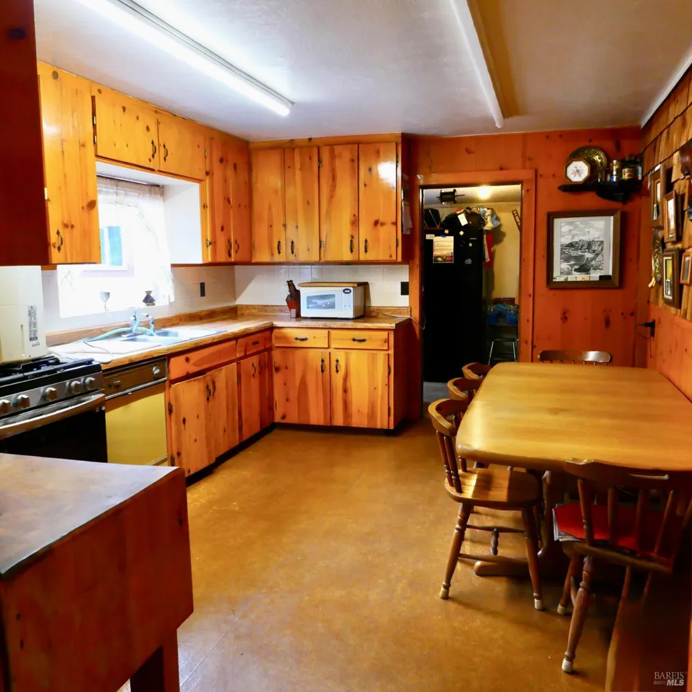 19231 Summers Lane Fort Bragg, CA 95437