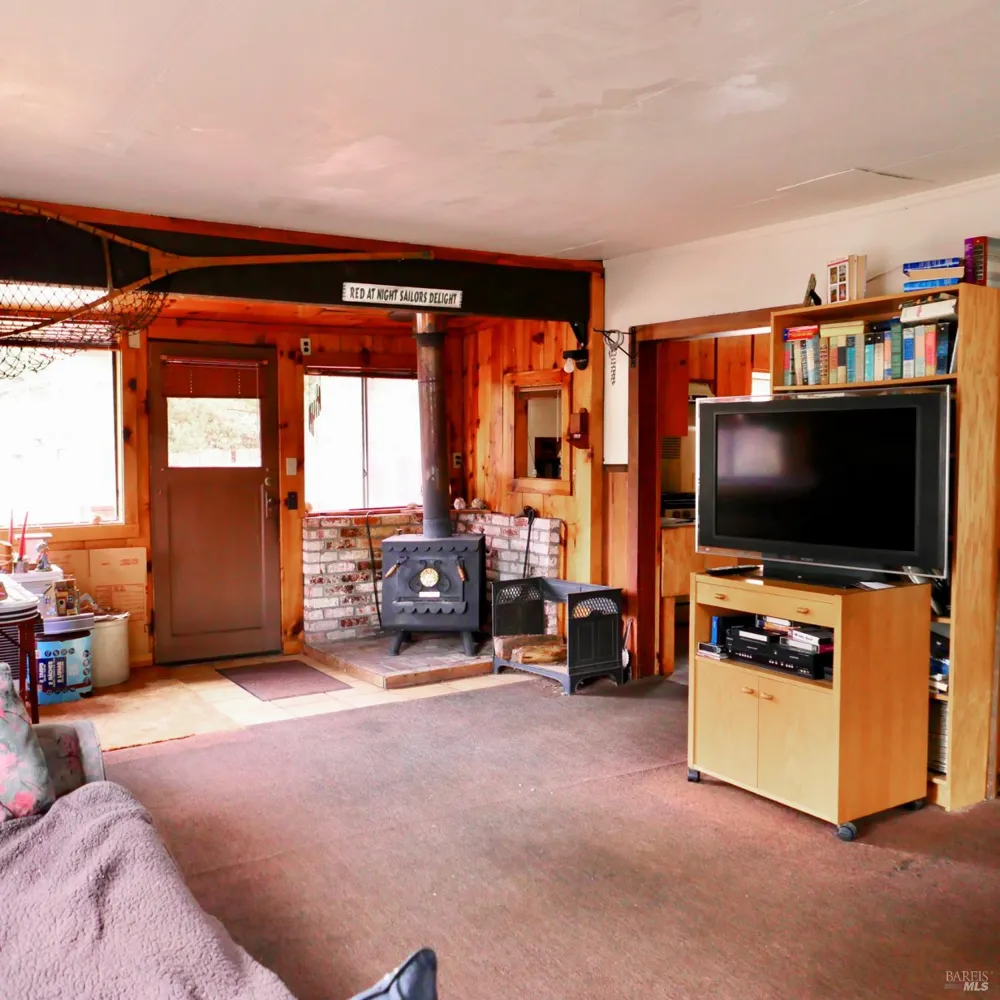 19231 Summers Lane Fort Bragg, CA 95437