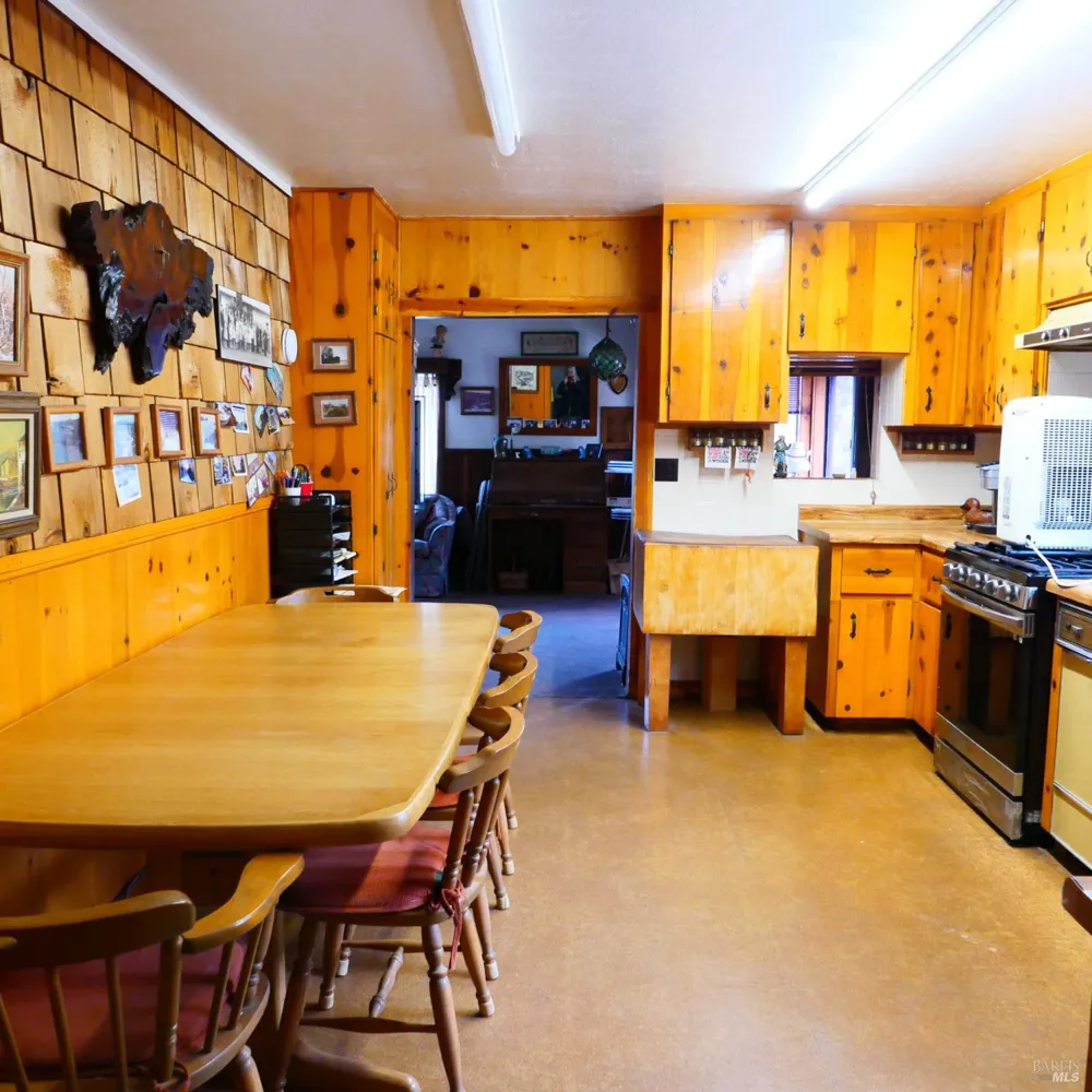 19231 Summers Lane Fort Bragg, CA 95437