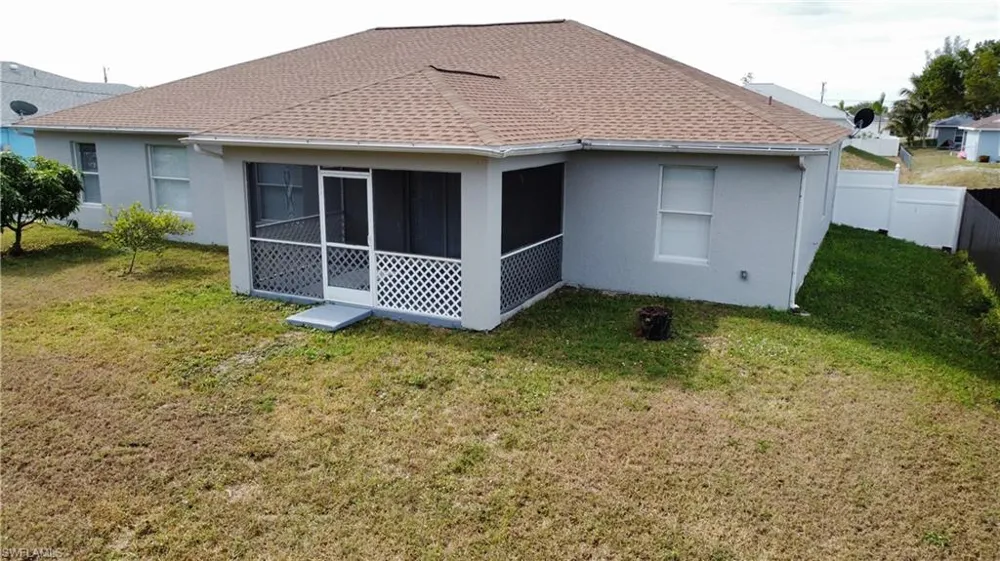 3025 NE 6th Place Cape Coral, FL 33909