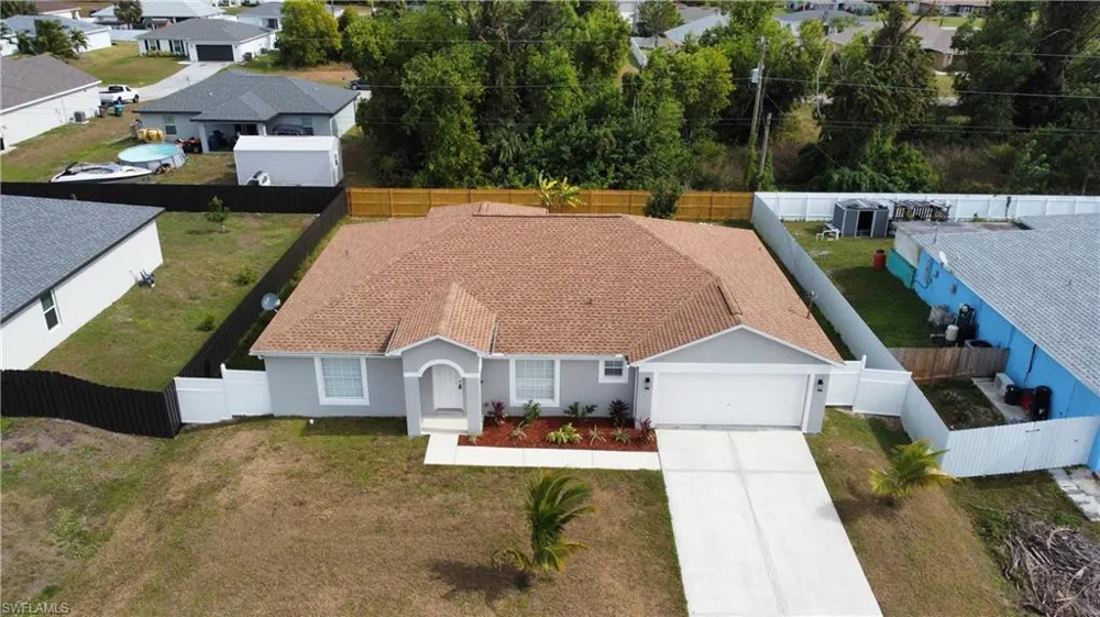 3025 NE 6th Place Cape Coral, FL 33909