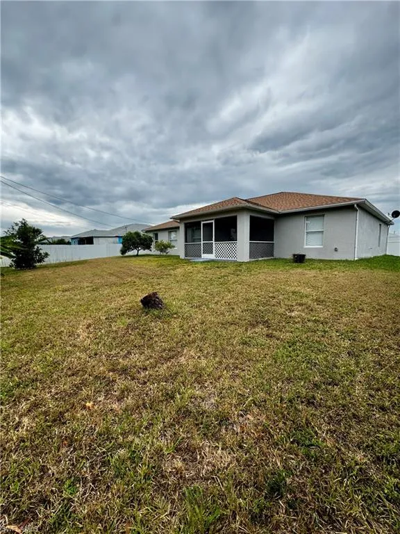 3025 NE 6th Place Cape Coral, FL 33909