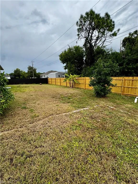 3025 NE 6th Place Cape Coral, FL 33909