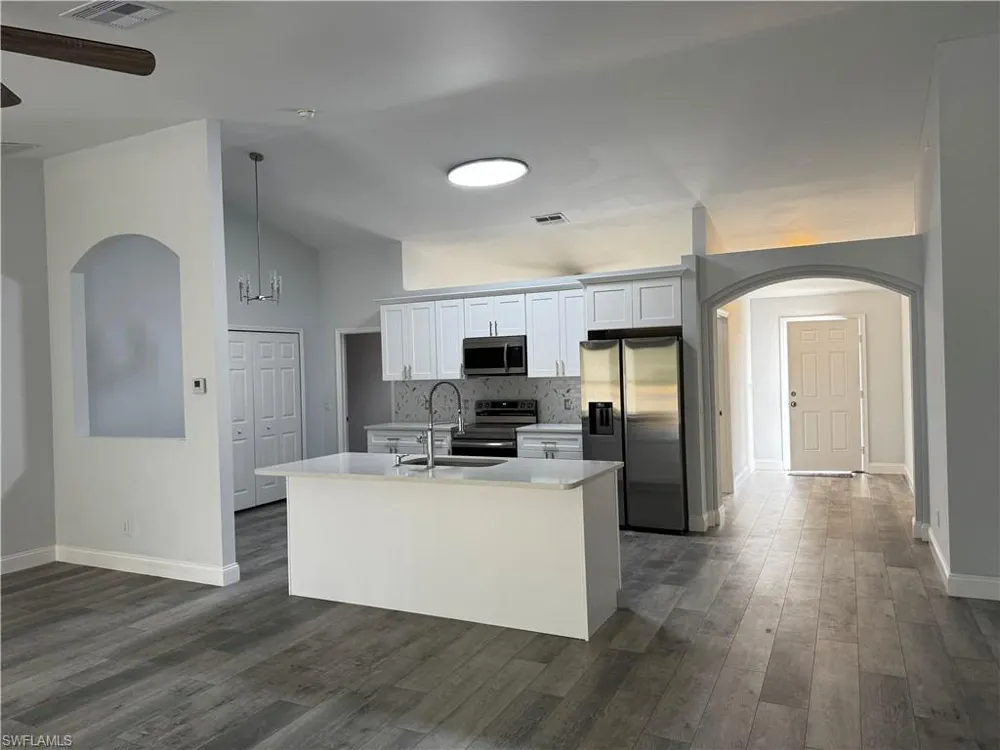 3025 NE 6th Place Cape Coral, FL 33909