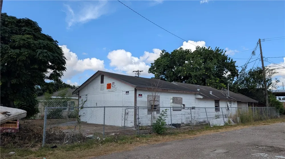 621 Van Cleve Drive Corpus Christi, TX 78408