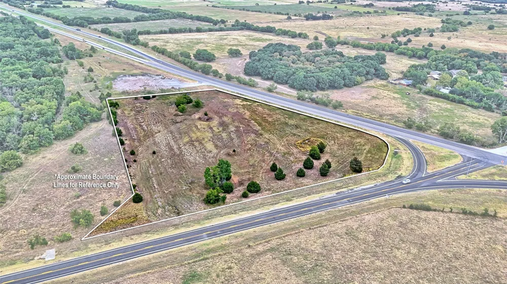 907 US-82 Highway St Jo, TX 76265
