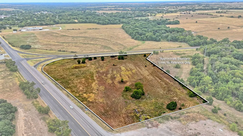 907 US-82 Highway St Jo, TX 76265