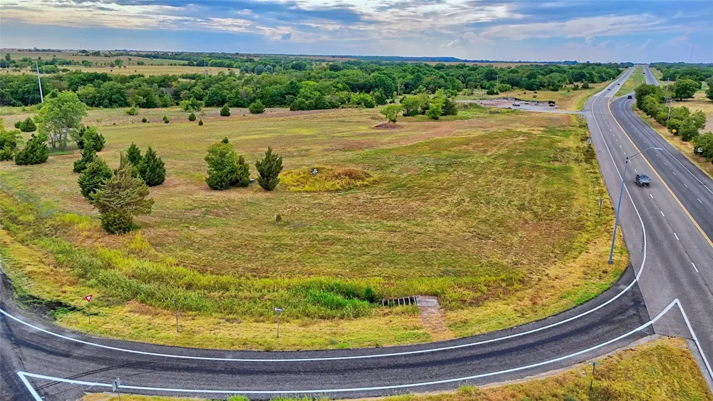 907 US-82 Highway St Jo, TX 76265