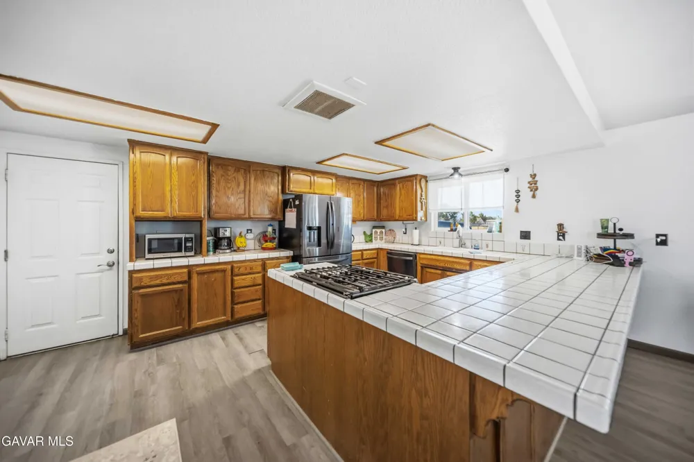 48054 85th Street Lancaster, CA 93536