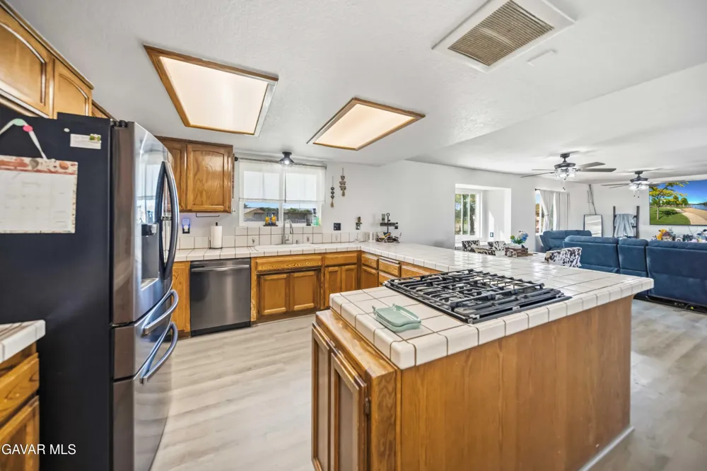 48054 85th Street Lancaster, CA 93536