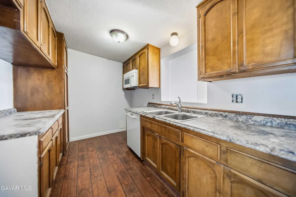 48054 85th Street Lancaster, CA 93536