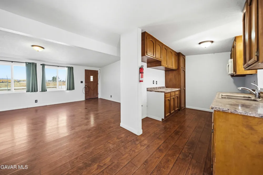 48054 85th Street Lancaster, CA 93536