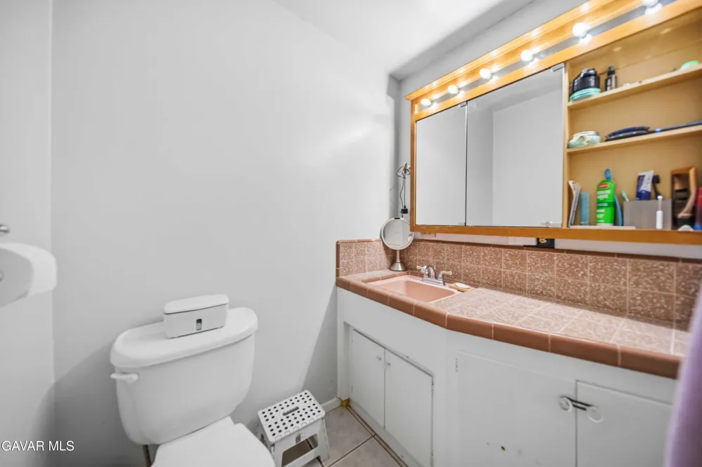 48054 85th Street Lancaster, CA 93536