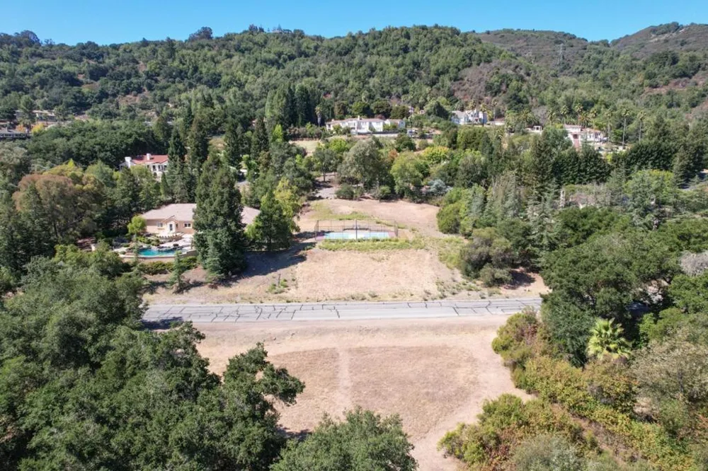 1 Mt Eden Road Saratoga, CA 95070
