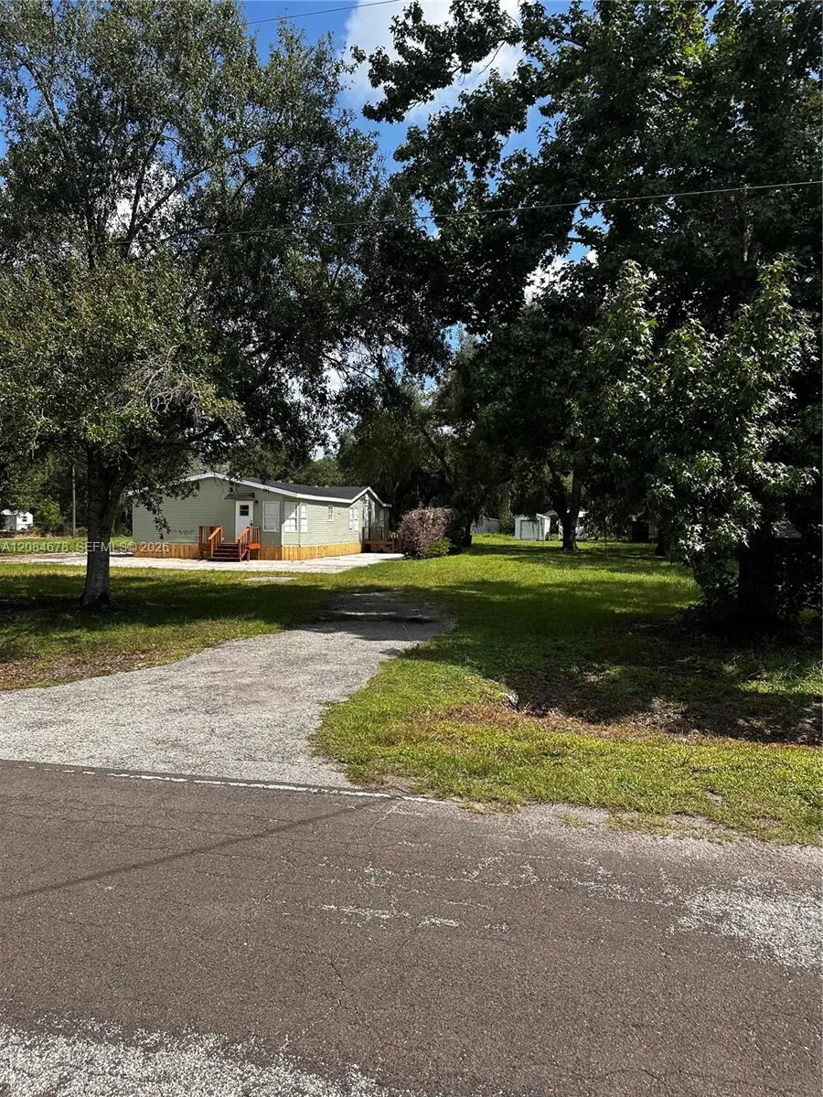 131 Oak DR Clewiston, FL 33440