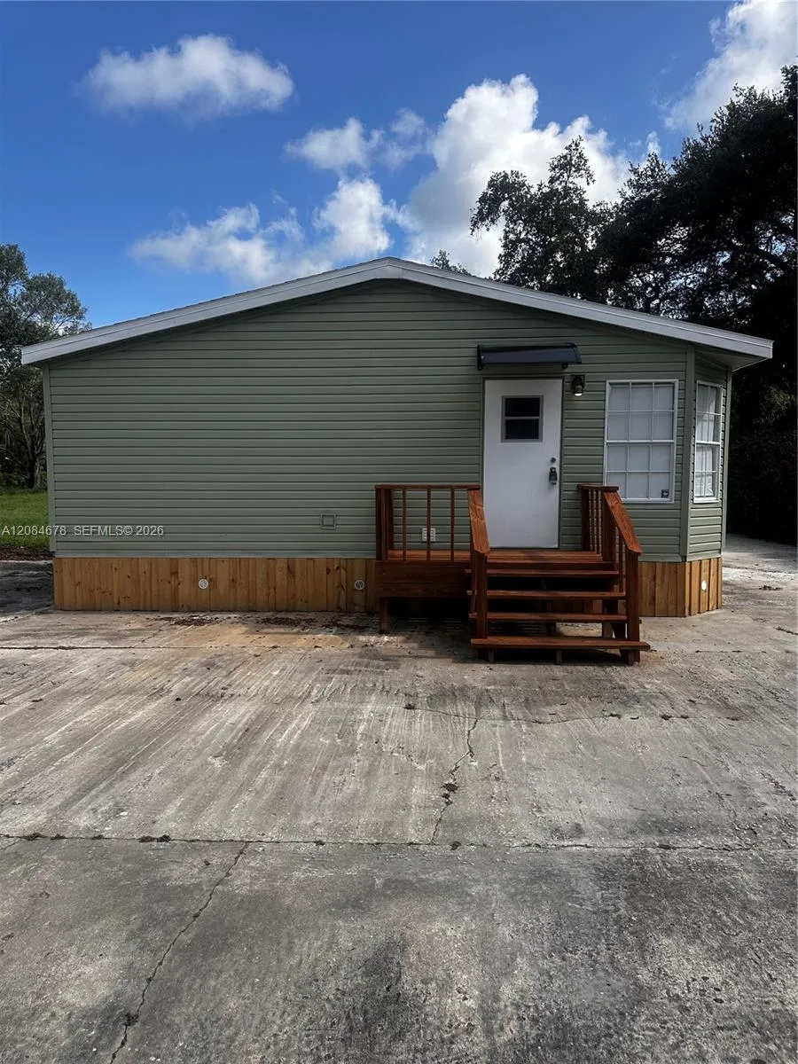 131 Oak DR Clewiston, FL 33440