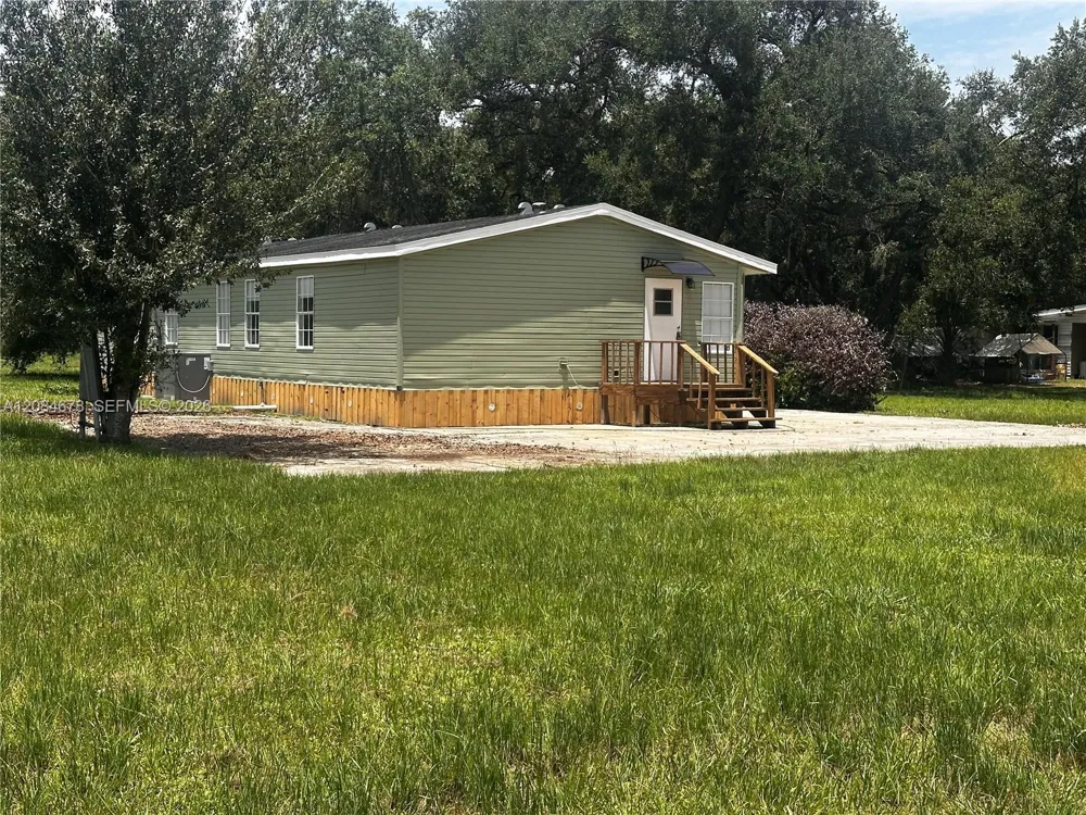 131 Oak DR Clewiston, FL 33440