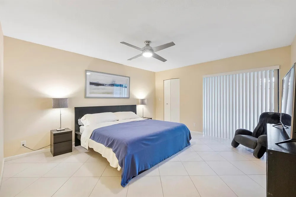 3356 CARAMBOLA CIRCLE S Coconut Creek, FL 33066