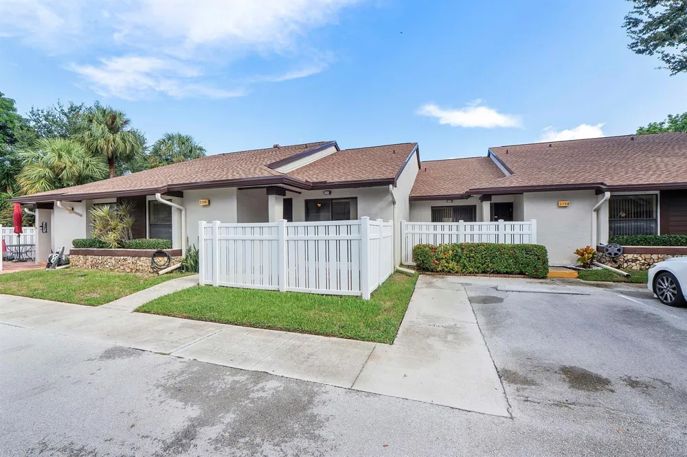 3356 CARAMBOLA CIRCLE S Coconut Creek, FL 33066