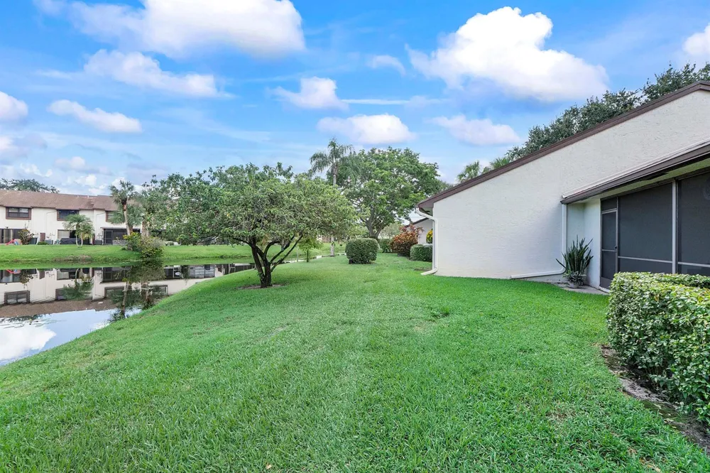 3356 CARAMBOLA CIRCLE S Coconut Creek, FL 33066