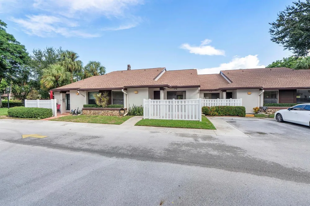 3356 CARAMBOLA CIRCLE S Coconut Creek, FL 33066