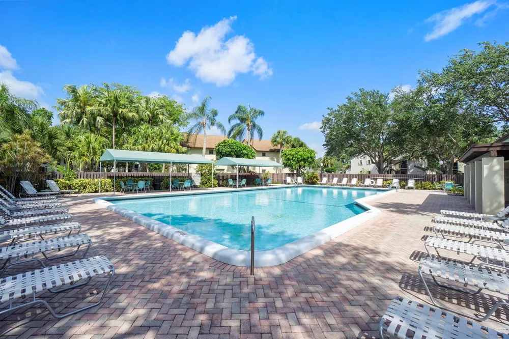 3356 CARAMBOLA CIRCLE S Coconut Creek, FL 33066