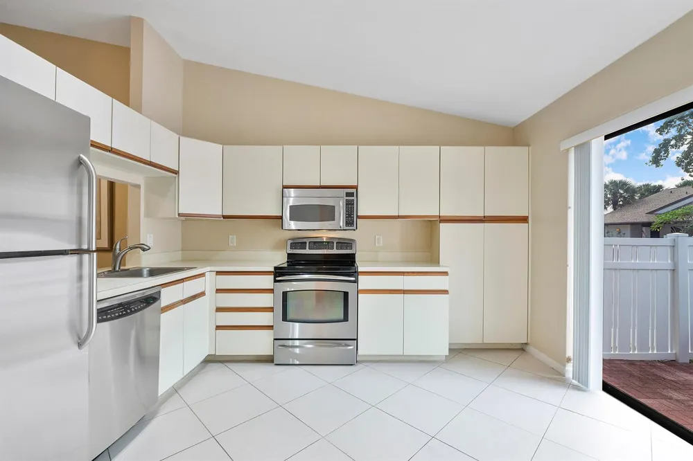 3356 CARAMBOLA CIRCLE S Coconut Creek, FL 33066
