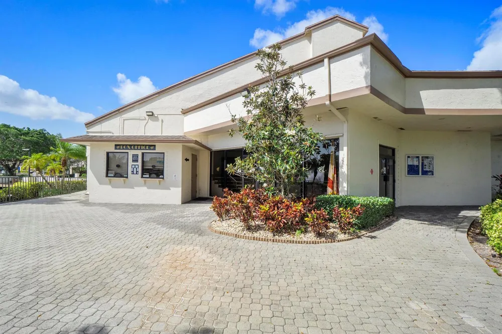 3356 CARAMBOLA CIRCLE S Coconut Creek, FL 33066