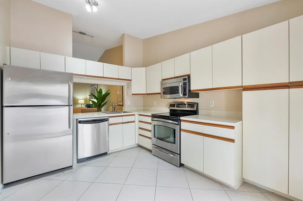 3356 CARAMBOLA CIRCLE S Coconut Creek, FL 33066